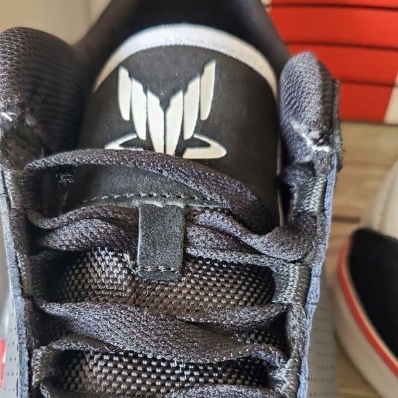 Rare MASS EFFECT N7 armour stripe sneakers never worn  in box. Size 11. - Picture 7 of 9